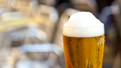 Câtă bere beau românii: consumul crește de la an la an