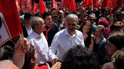 VIDEO Craiova, patria de o zi a PSD. Liviu Dragnea și iubita Irina, baie de mulțime