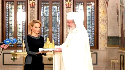 VIDEO Mătănii electorale. Câți bani mai scoate Gabi Firea din primărie pentru biserici