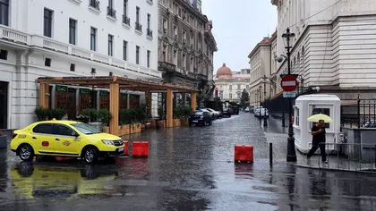 Meteorologii au emis noi avertizări de vreme rea pentru sâmbătă după-amiază. Unde vor lovi fenomenele meteo extreme