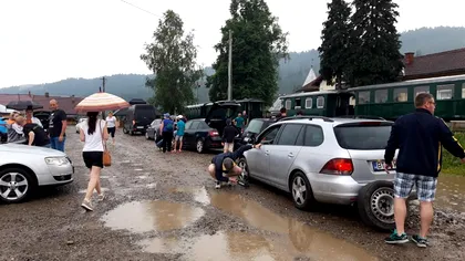 Turiști care se plimbau cu Mocănița, atacați cu pietre de un localnic: ce a urmat după acest moment - VIDEO
