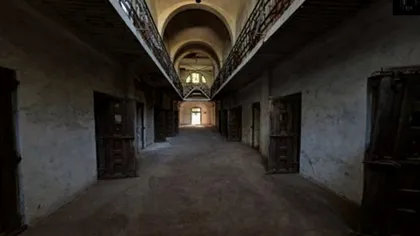 Închisoarea cuvintelor, comunismul încă se descifrează. Gândurile de pe cearșeafurile din penitenciare nu-și găsesc locul