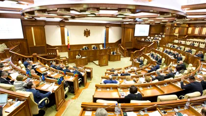 Criză politică în Republica Moldova: parlamentarii au dezbătut pe întuneric, întrucât curentul electric a fost oprit - VIDEO