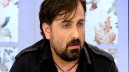 Petru Mircea și fiul său, la mormântul Mădălinei Manole, pe ascuns. Motivul pentru care fac asta