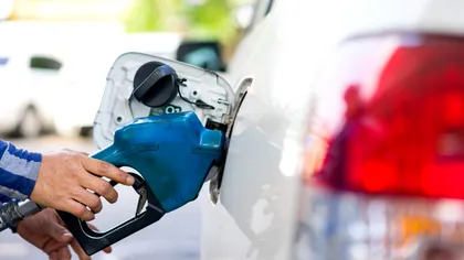Cât a ajuns să coste litrul de benzină și motorină, în plină criză PSD. Lista prețurilor la carburanți