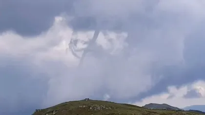 VIDEO Tornadă în România: ce au surprins turiștii aflați pe Platoul Bucegilor