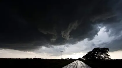 ANM anunță cod portocaliu de ploi și grindină. Ce județe sunt afectate și până când ține avertizarea