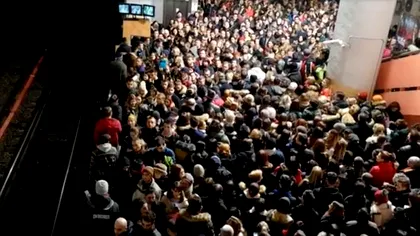Circulația îngreunată, la metrou. Metrorex a anunțat că o persoană s-a aruncat pe șine. Cine este victima