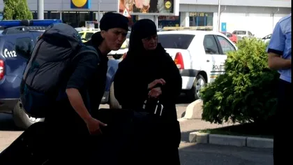 Cine erau, de fapt, cele două măicuțe care au împins un bărbat pe linia de tren. Polițiștii le-au identificat