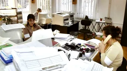 Vești proaste pentru bugetari. Mii de oameni ar putea să nu-și mai primească salariile