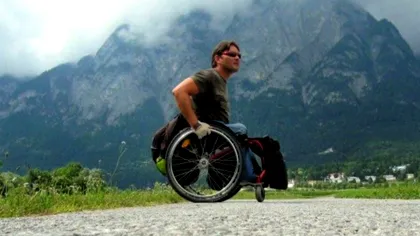 Maratonistul român care a străbătut lumea în scaun cu rotile a murit. Vasile Stoica avea 49 de ani