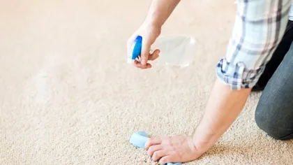 Cum să-ți cureți covorul cu ajutorul bicarbonatului de sodiu