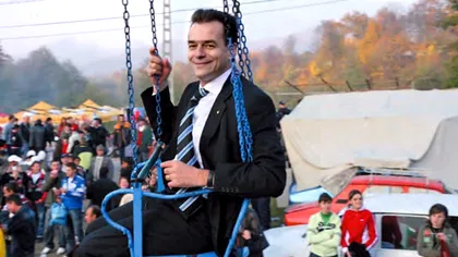 Cum a reușit Ludovic Orban, președintele PNL, să fie cel mai penibil om de pe internet. Stilul lui de dans a devenit un curent urban