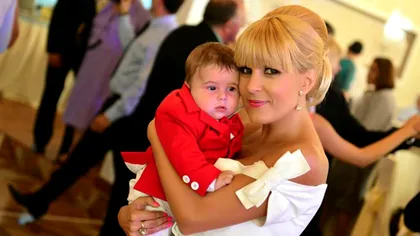 Dana Budeanu i-a botezat fetița Elenei Udrea. După creștinare, nașa a îmbrăcat-o într-o rochie Cătălin Botezatu