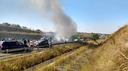 Pericol pe A2 București-Constanța: o mașină a luat foc pe Autostrada Soarelui. Cum se circulă în zonă - FOTO