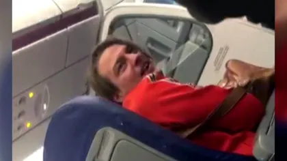 Panică la bordul unui avion pe ruta București-Londra. Un pasager agresiv a făcut haos într-un avion Wizz Air