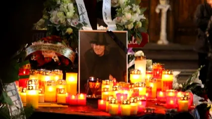 Ce mesaj apare pe crucea lui Mihai Constantinescu. Gestul emoționant pe care l-a făcut soția artistului