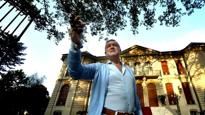 Gigi Becali, gest surprinzător când și-a văzut fata în rochie de mireasă. Ce a făcut în curtea vilei din Pipera