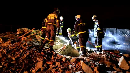 Povestea soților îmbrățișați, scoși morți de sub dărâmături. Imagini înfiorătoare din Albania