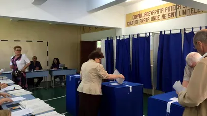 Incidente la o secție de votare din județul Botoșani. Ce era scris în toate cabinele de vot