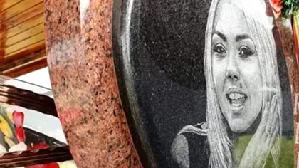 Ce a anunțat familia Denisei Răducu după ce mormântul cântăreței a luat foc. Atac la colegii ei de breaslă