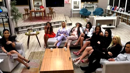 Ritualuri ezoterice la Puterea Dragostei! Ce au făcut două concurente în camera roșie