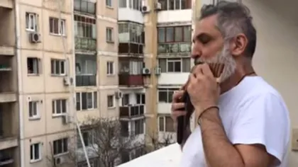Damian Drăghici, primul artist român care a susținut un concert din balcon! Imagini video impresionante