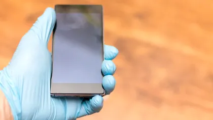 Specialiștii avertizează! La ce pericole sunt expuse persoanele care folosesc telefoane mobile în această perioadă