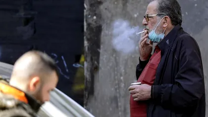 Studiu: fumătorii sunt mai protejați de infecția cu noul virus? Ce s-a descoperit până acum