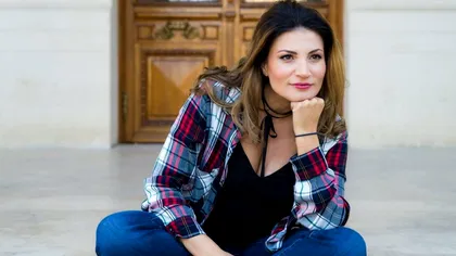 Ce a ajuns să facă Ioana Ginghină în curtea propriei case, după divorț. Multe mame sunt cu ochii pe ea