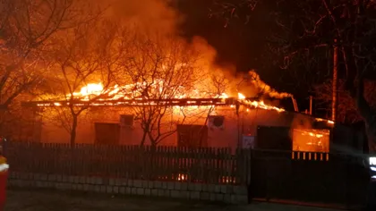 Incendiu puternic în județul Bacău! Flăcările au făcut ravagii