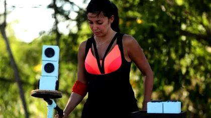 Ce se întâmplă cu Elena de la Survivor, după ce a plecat Asiana. Karina a surclasat-o, iar balanțele de putere se schimbă