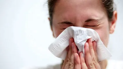 Mare atenție la aceste cinci simptome. Ce avertisment lansează un medic român infectat cu virusul nou