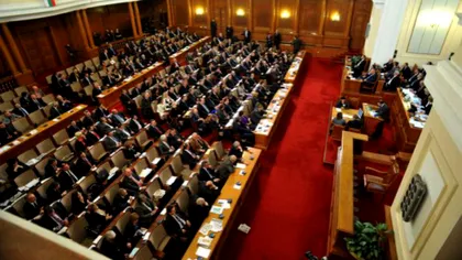 Țara vecină cu România în care miniștrii și parlamentarii au renunțat la salarii. Ce se va întâmpla cu banii