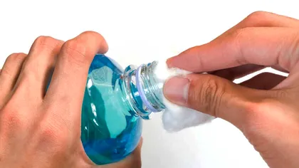 Milioane de români în pericol. Zece oameni au murit după ce au folosit spirt contrafăcut. Cine este producătorul alcoolului sanitar