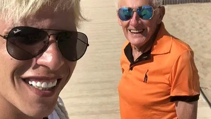 Ipostazele șocante în care s-a filmat acum Florin Marin, românul care s-a căsătorit cu un preot englez