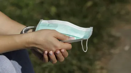 Cine sunt românii care vor beneficia de măști gratuite. Anunțul făcut de ministrul Sănătății