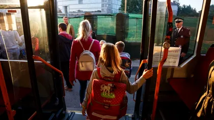Este oficial! Transport gratuit pentru toți elevii. Care este singura condiție pe care trebuie să o îndeplinească