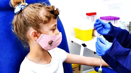 Simptomele bizare care apar la copiii infectați cu noul virus. Studiul care poate da peste cap ce se știa până acum