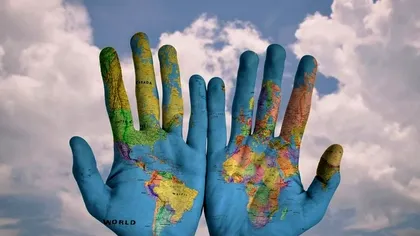 “Degetul COVID”, noul simptom al virusului, care dă peste cap lumea medicală. Cum se manifestă