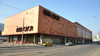 Surpriză în Piața Obor din Capitală. Ce se întâmplă atunci când vrei să intri