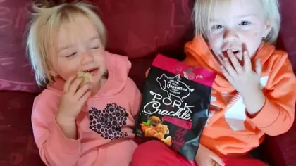 Dramă imensă într-o familie. Două surori gemene în vârstă de 3 ani au murit ținându-se de mână. Mama lor se afla pe cealaltă parte a ușii