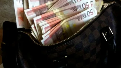 Ce a pățit o femeie din Alba Iulia care a pierdut o borsetă cu 5.000 de euro. Polițiștii au intrat pe fir imediat