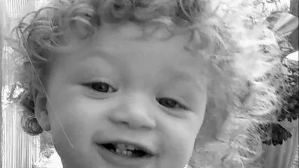 Mamă criminală. O femeie și-a încuiat bebelușul de 14 luni în mașină și i-a dat foc. Cu ce îl stropise înainte