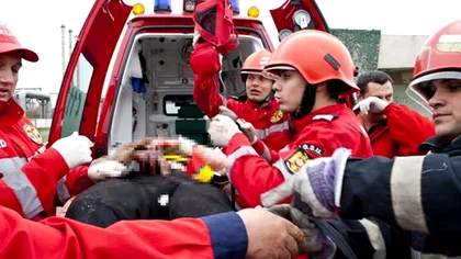 Tragedie în mijlocul străzii. Un taximetrist a murit după ce a căzut secerat la pământ. Ambulanța a venit cu o întârziere uriașă