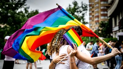 Ce a apărut pe un panou publicitar din Drumul Taberei. Trecătorii au crezut că nu văd bine