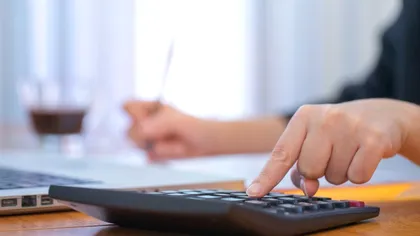 Intră în vigoare din această lună. Anunț important pentru toți cei care au card bancar. Ți se pot opri banii