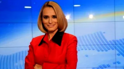 Andreea Esca a dat petrecere după ce s-a vindecat de noul virus. Sărbătoare cu tort și șampanie