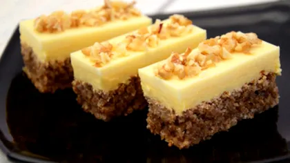 Cea mai bună prăjitură cu nucă, cremă de ouă și vanilie. Rețeta cu care îți vei impresiona invitații