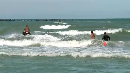 Tragedie pe litoral! Cod roșu de furtuni: un bărbat nu s-a mai putut întoarce la mal